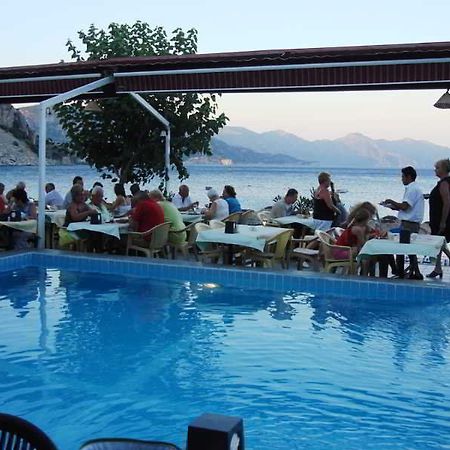 Ozcan Beach Hotel トゥルンチュ エクステリア 写真